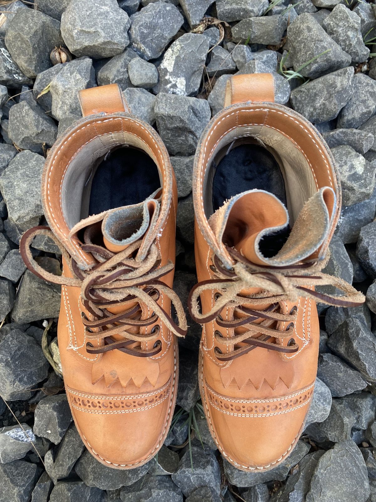 Photo by patinathunderdome on January 6, 2022 of the White's Bounty Hunter in Wickett & Craig Natural Veg Tan.
