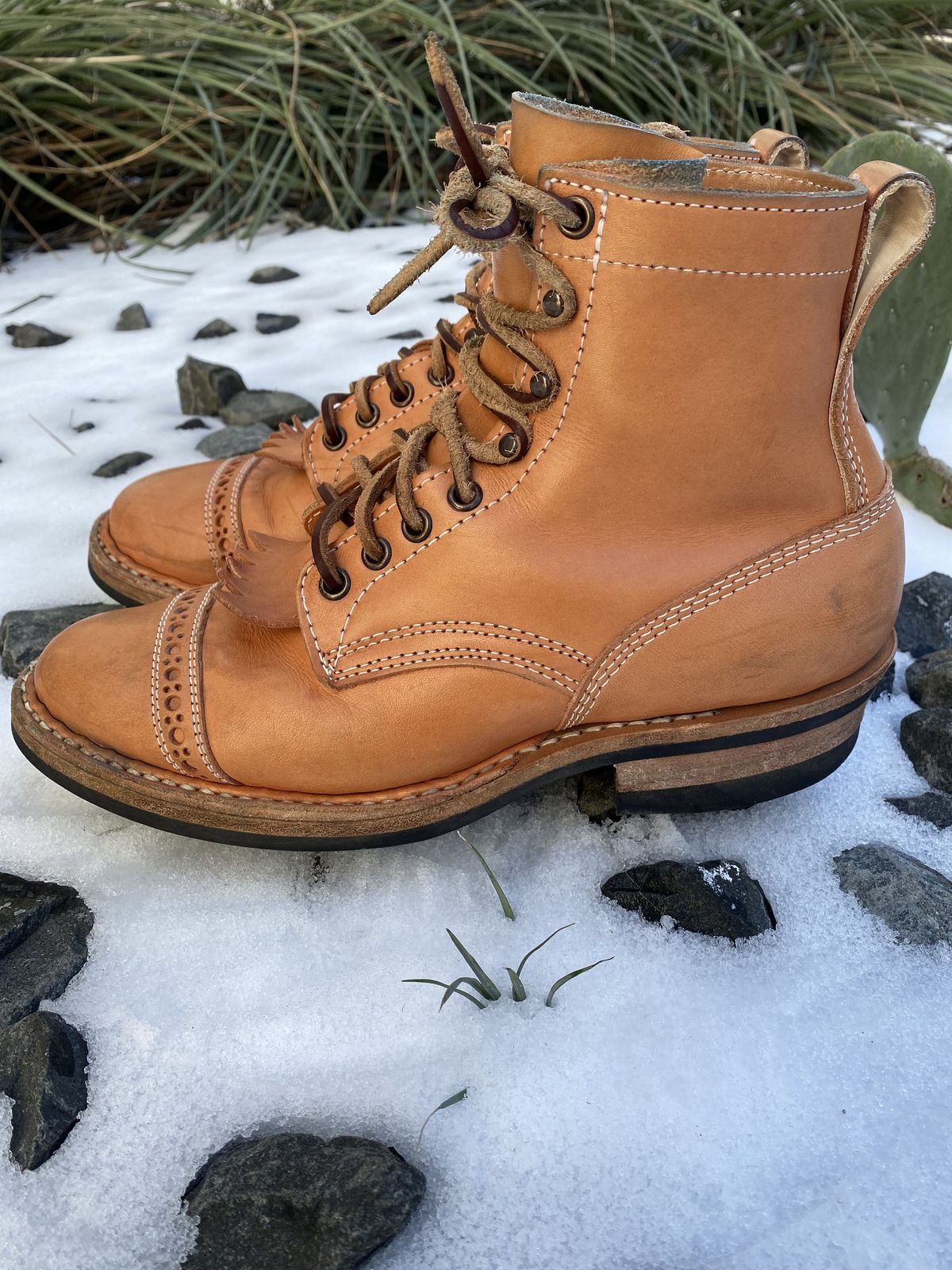 Photo by patinathunderdome on February 6, 2022 of the White's Bounty Hunter in Wickett & Craig Natural Veg Tan.