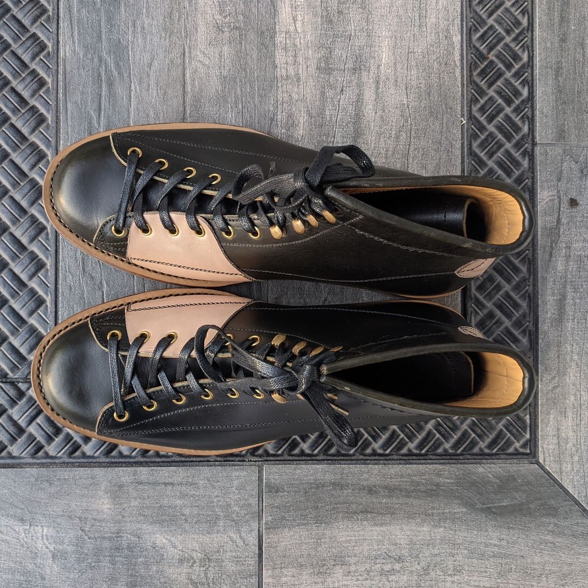 Photo by patinathunderdome on September 30, 2021 of the Sagara Cordmaster in Badalassi Carlo Oliva Minerva Overdyed Black.