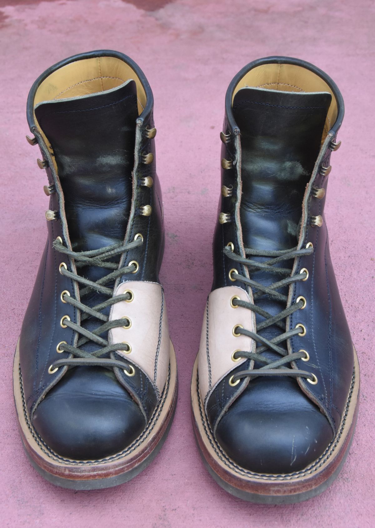 Photo by patinathunderdome on December 4, 2021 of the Sagara Cordmaster in Badalassi Carlo Oliva Minerva Overdyed Black.