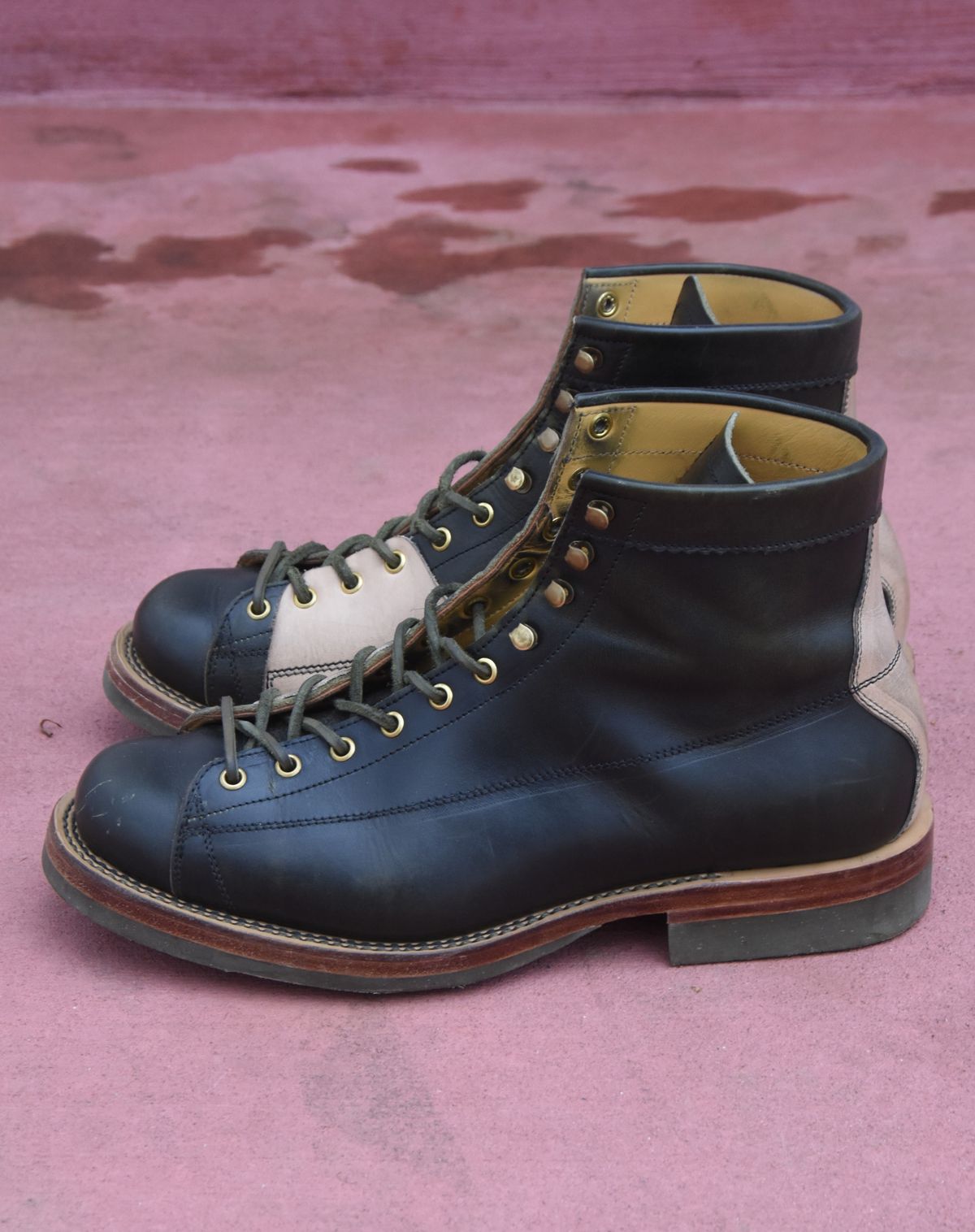 Photo by patinathunderdome on December 4, 2021 of the Sagara Cordmaster in Badalassi Carlo Oliva Minerva Overdyed Black.