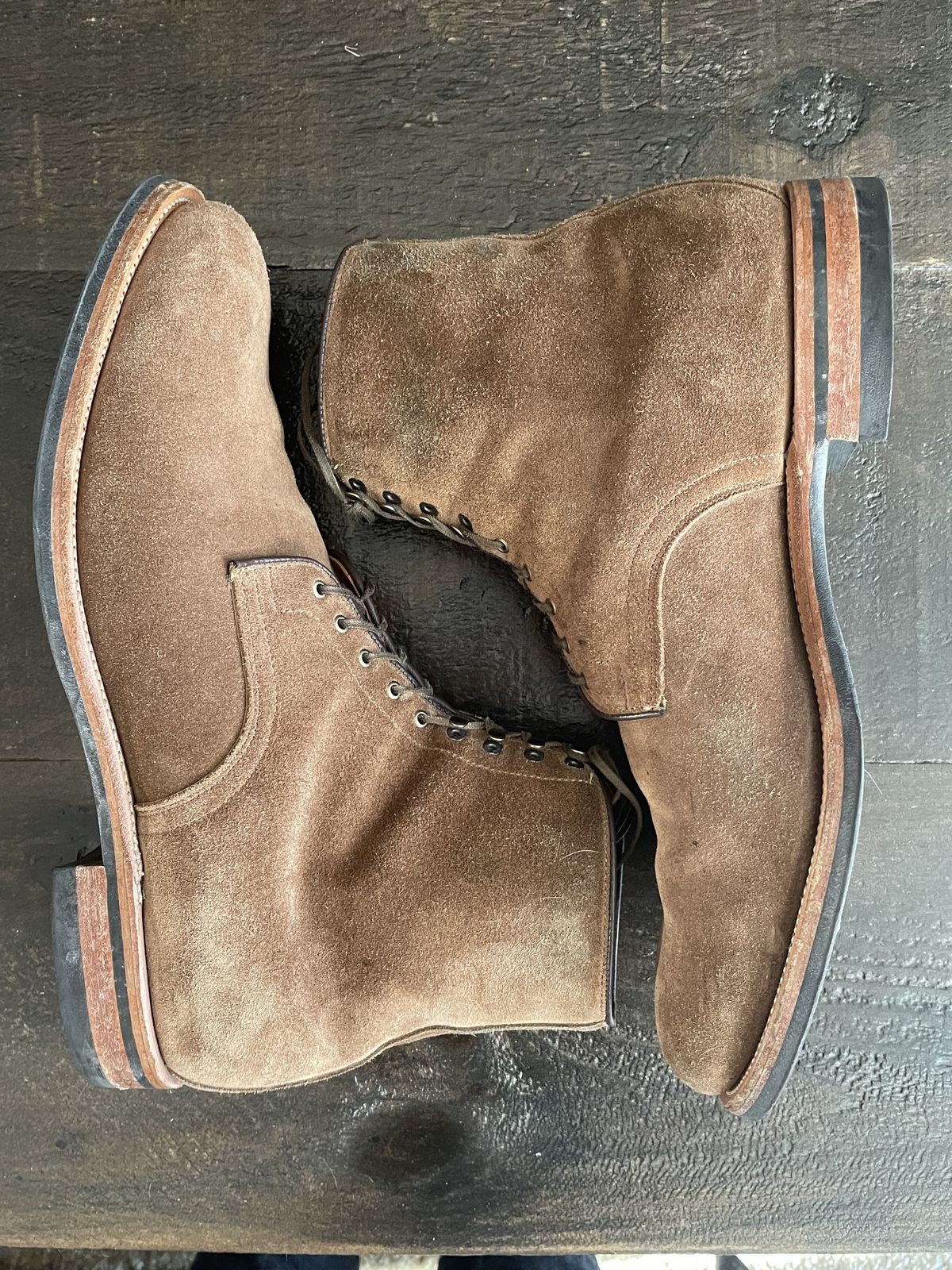 Photo by patinathunderdome on January 3, 2022 of the Viberg Halkett in C.F. Stead Snuff Bison Calf Suede.
