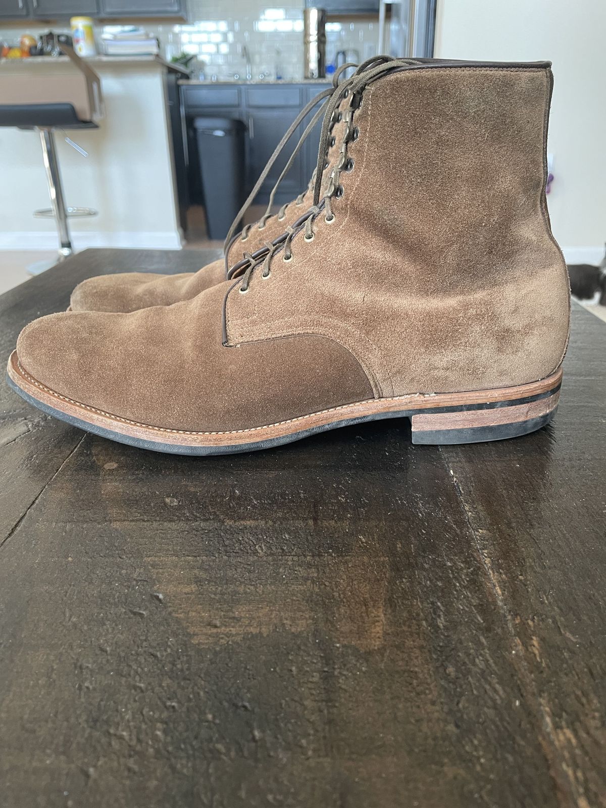 Photo by patinathunderdome on March 2, 2022 of the Viberg Halkett in C.F. Stead Snuff Bison Calf Suede.