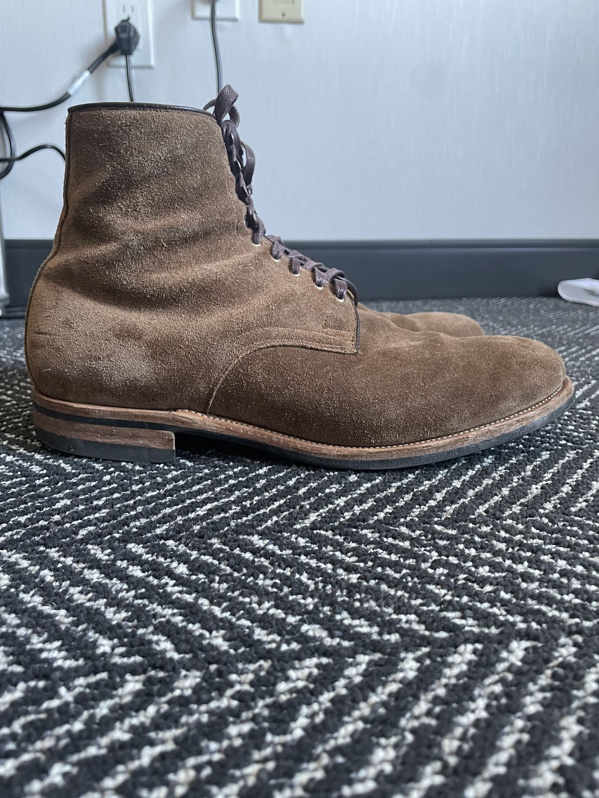 Photo by patinathunderdome on April 3, 2022 of the Viberg Halkett in C.F. Stead Snuff Bison Calf Suede.