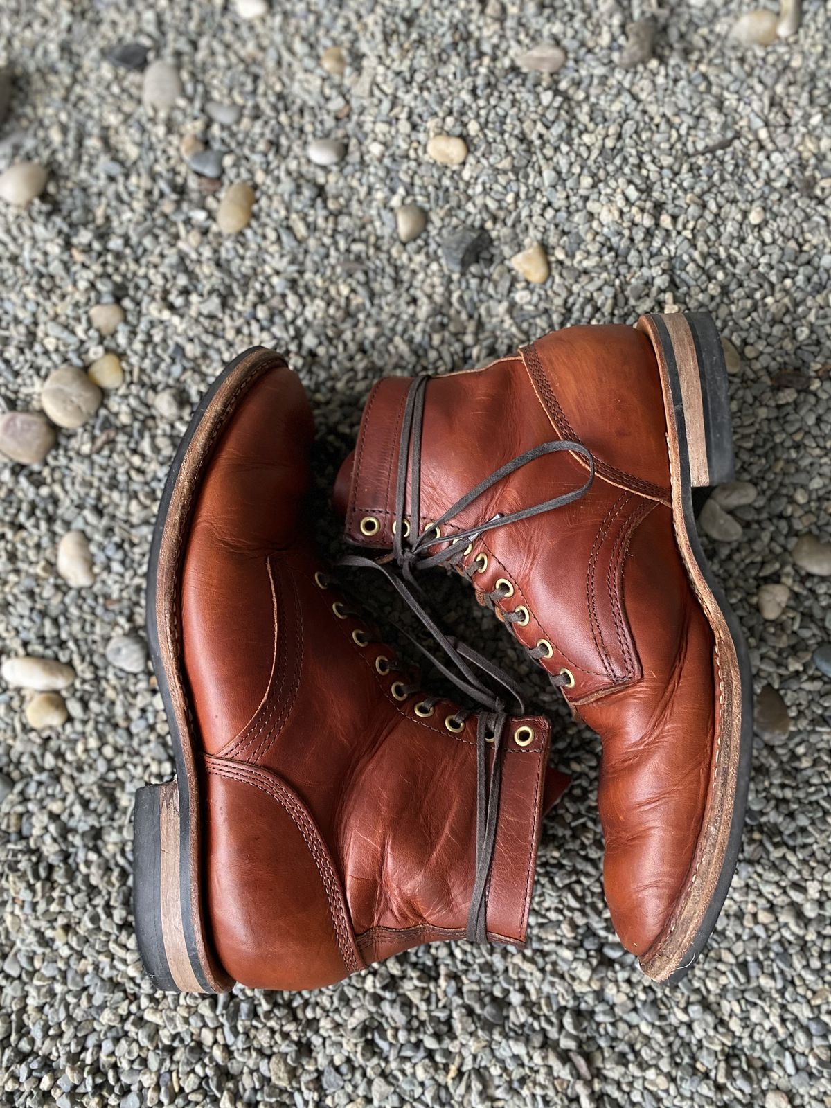Photo by patinathunderdome on January 3, 2022 of the White's MP-Sherman Plain Toe in Wickett & Craig Red Latigo.