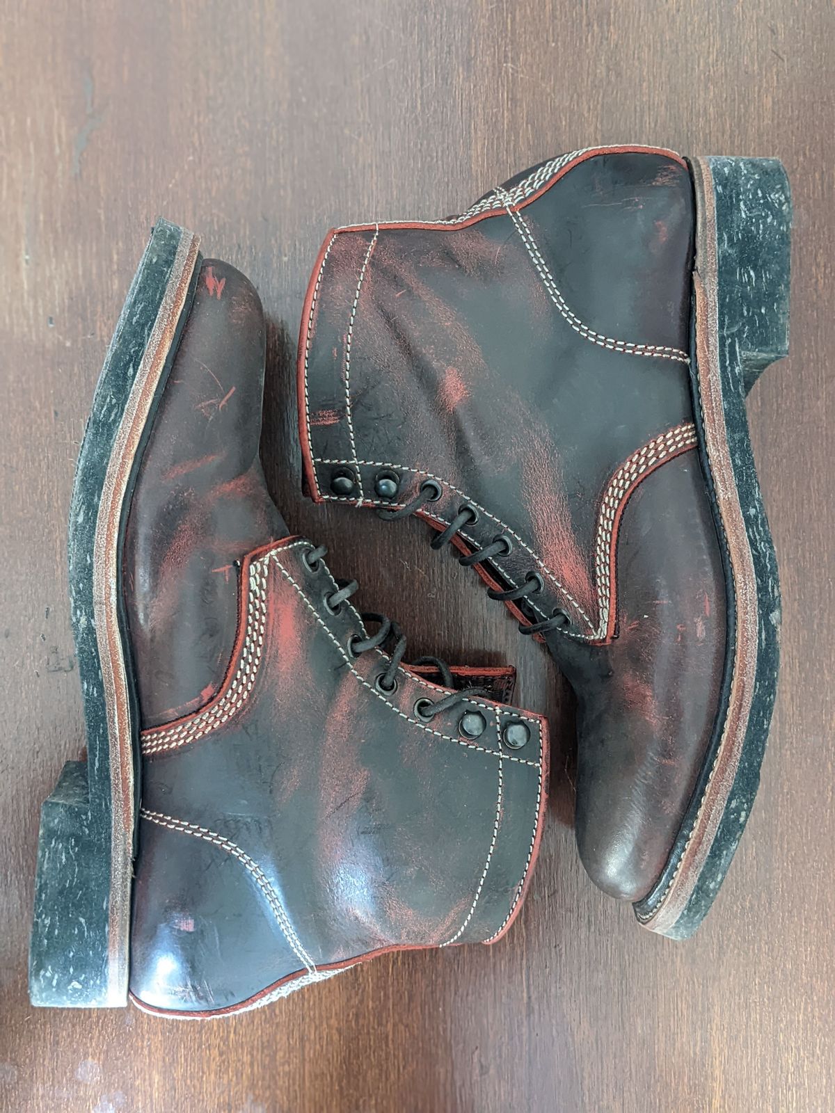 Photo by patinathunderdome on December 4, 2021 of the Bridlen Iron Boot in Conceria Walpier Red Burro Ghost.