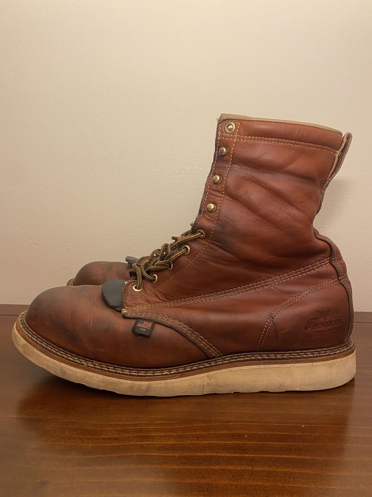 Photo by patinathunderdome on January 5, 2022 of the Thorogood 8" Plain Toe in Tobacco.