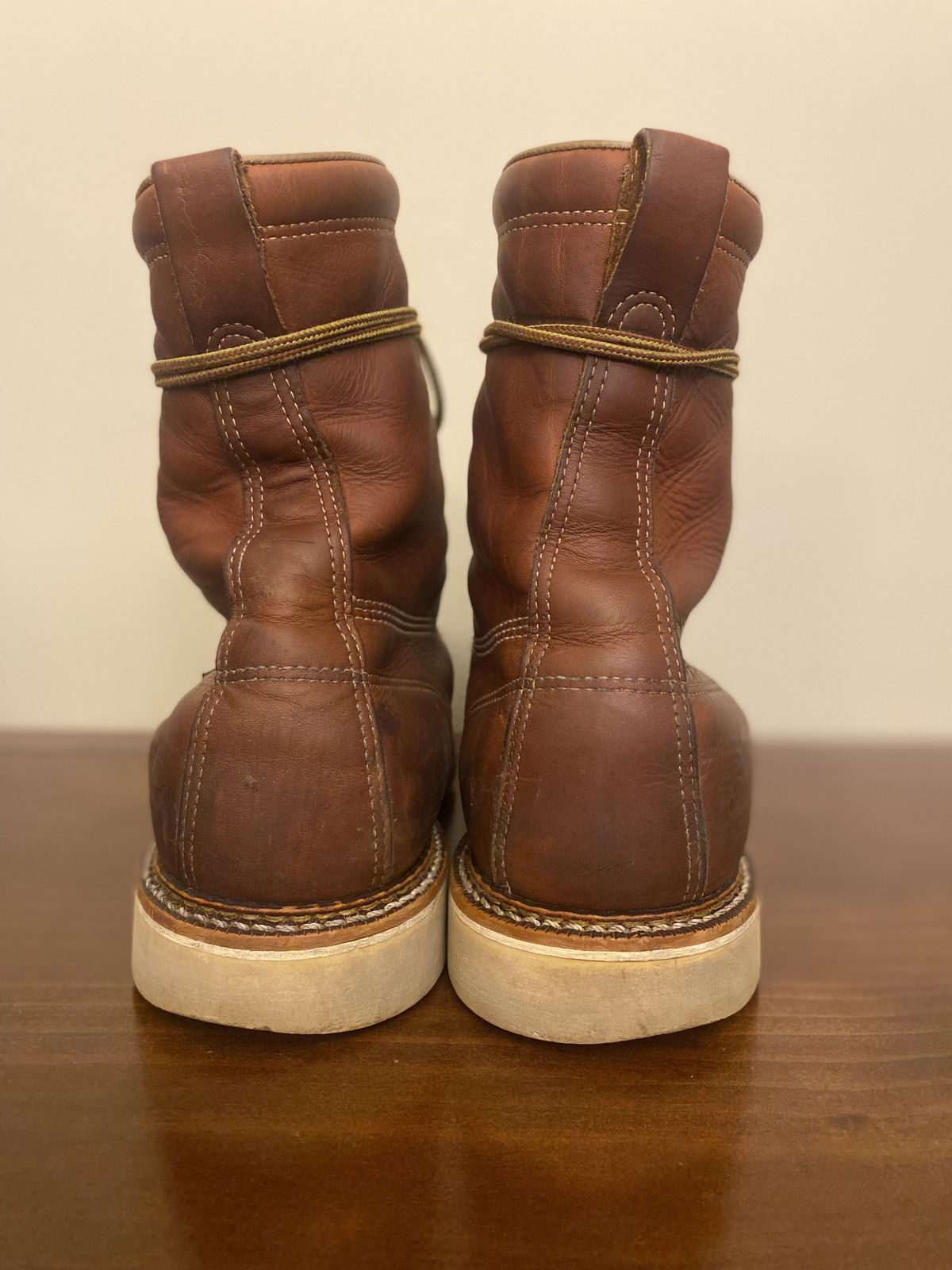 Photo by patinathunderdome on May 6, 2022 of the Thorogood 8" Plain Toe in Tobacco.