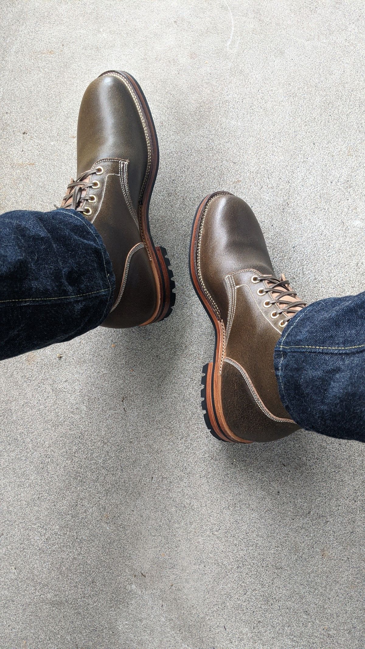 Photo by patinathunderdome on September 30, 2021 of the Viberg Boondocker in Horween Olive Waxed Flesh.