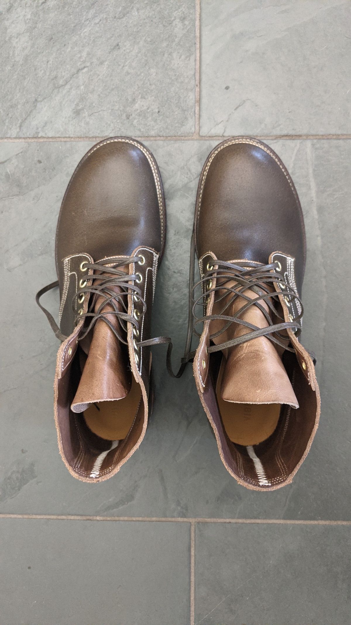 Photo by patinathunderdome on September 30, 2021 of the Viberg Boondocker in Horween Olive Waxed Flesh.