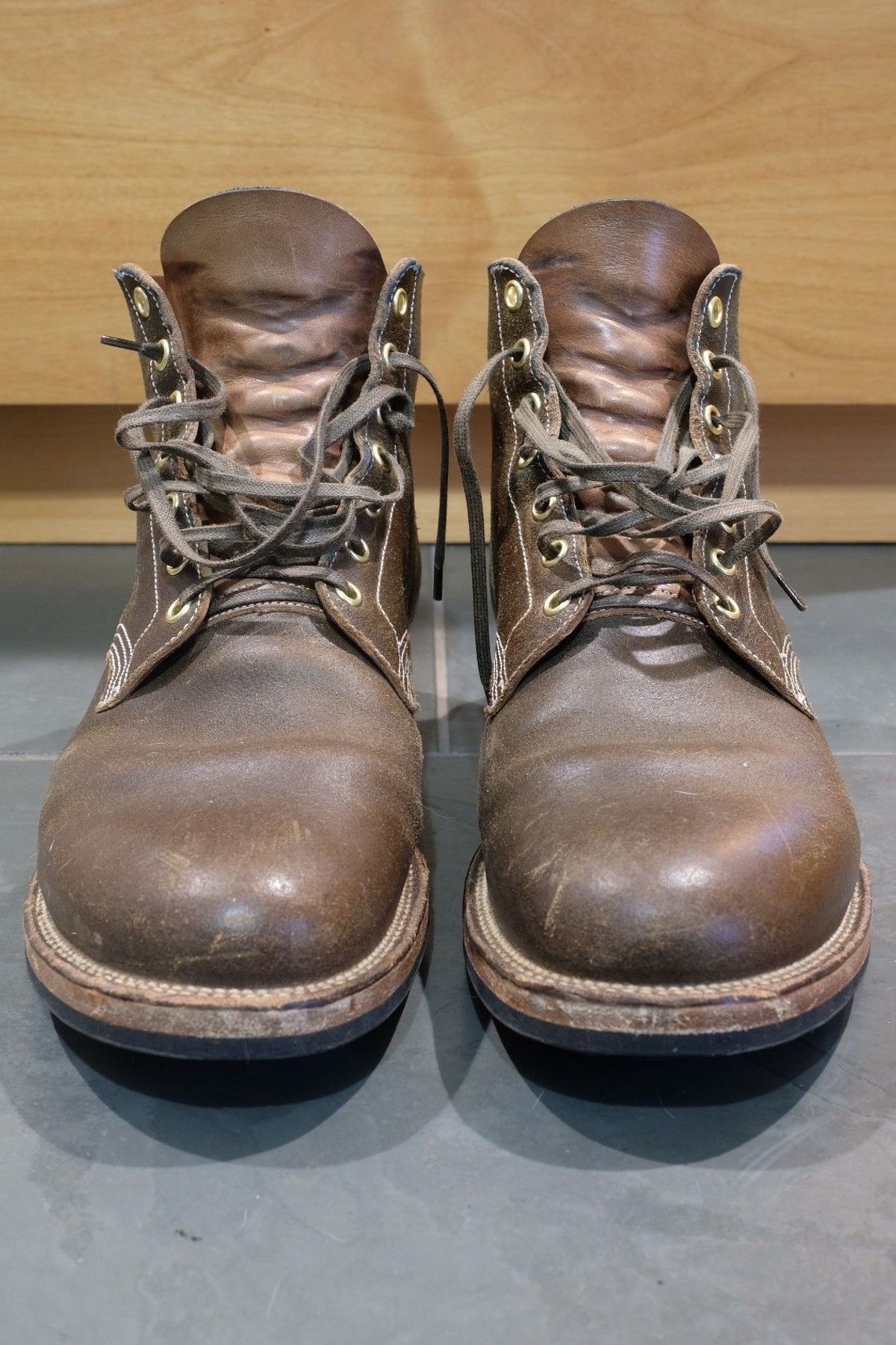 Photo by patinathunderdome on November 6, 2021 of the Viberg Boondocker in Horween Olive Waxed Flesh.