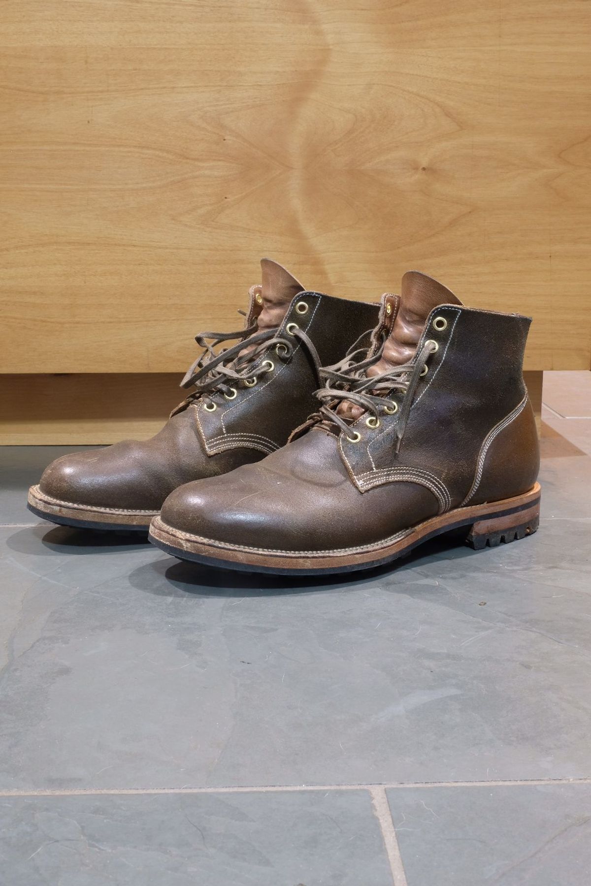 Photo by patinathunderdome on November 6, 2021 of the Viberg Boondocker in Horween Olive Waxed Flesh.