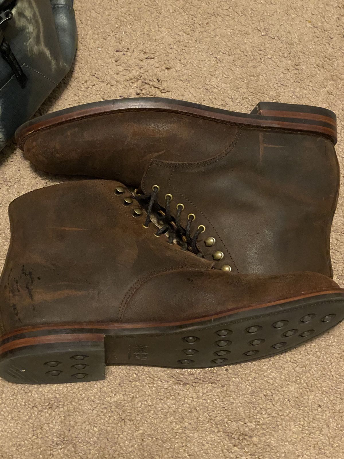 Photo by patinathunderdome on December 5, 2021 of the Grant Stone Edward Boot in C.F. Stead Tobacco Waxy Commander Suede.