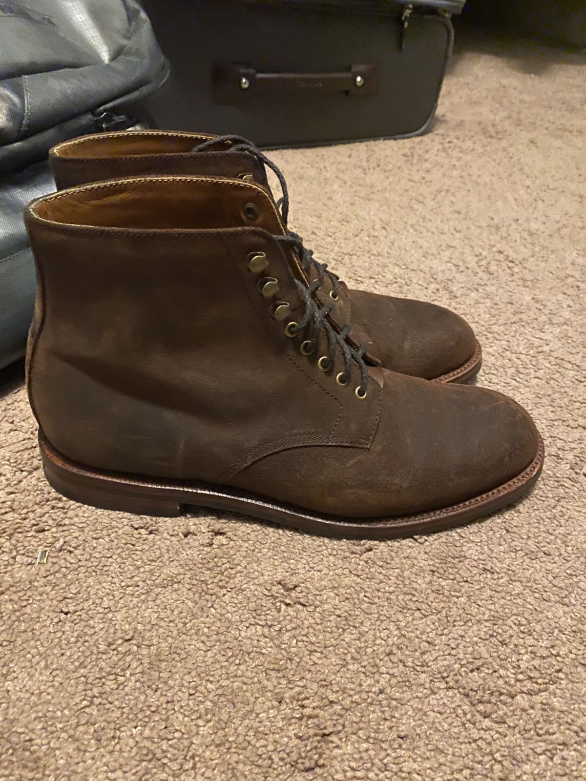 Photo by patinathunderdome on December 5, 2021 of the Grant Stone Edward Boot in C.F. Stead Tobacco Waxy Commander Suede.