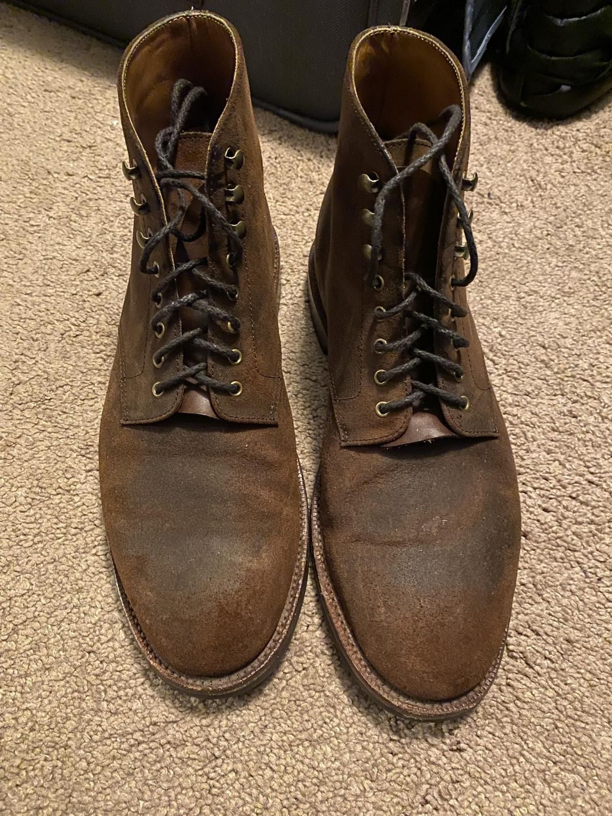 Photo by patinathunderdome on January 3, 2022 of the Grant Stone Edward Boot in C.F. Stead Tobacco Waxy Commander Suede.