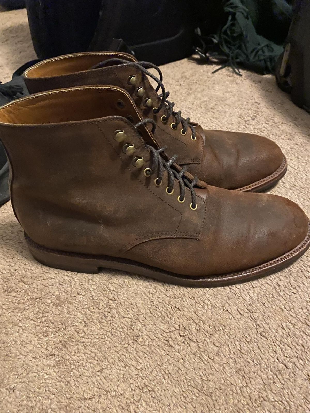 Photo by patinathunderdome on January 3, 2022 of the Grant Stone Edward Boot in C.F. Stead Tobacco Waxy Commander Suede.