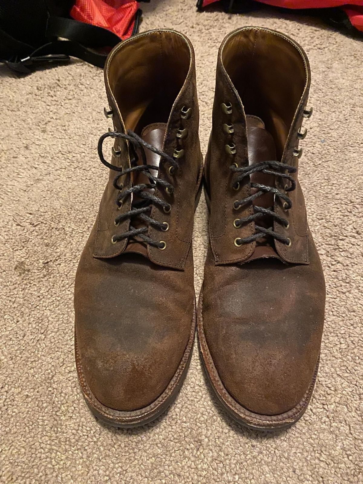 Photo by patinathunderdome on February 3, 2022 of the Grant Stone Edward Boot in C.F. Stead Tobacco Waxy Commander Suede.