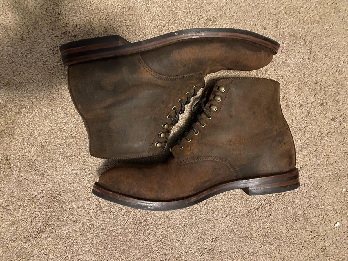 Photo by patinathunderdome on February 3, 2022 of the Grant Stone Edward Boot in C.F. Stead Tobacco Waxy Commander Suede.