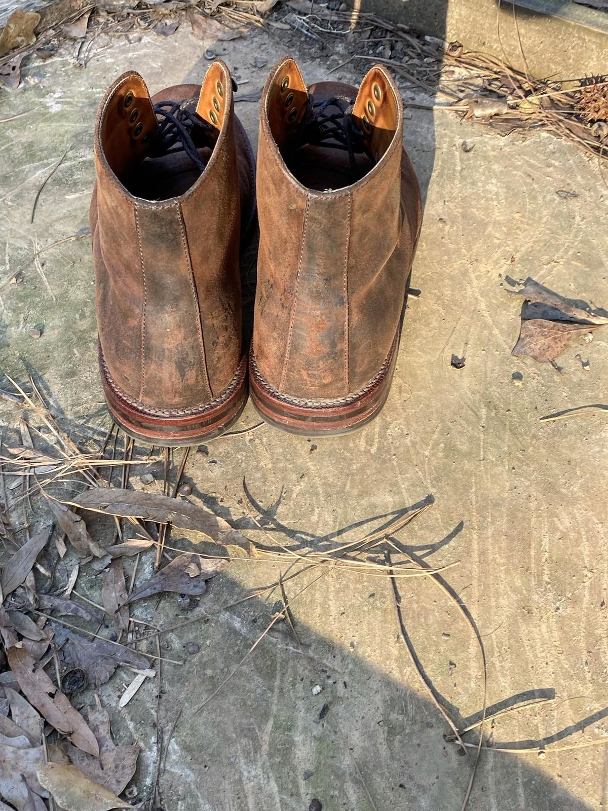 Photo by patinathunderdome on March 4, 2022 of the Grant Stone Edward Boot in C.F. Stead Tobacco Waxy Commander Suede.