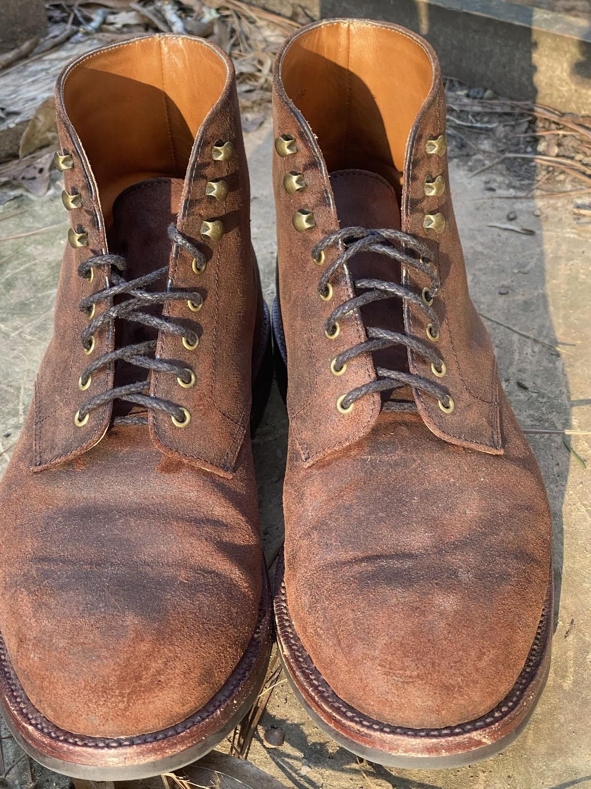 Photo by patinathunderdome on March 4, 2022 of the Grant Stone Edward Boot in C.F. Stead Tobacco Waxy Commander Suede.