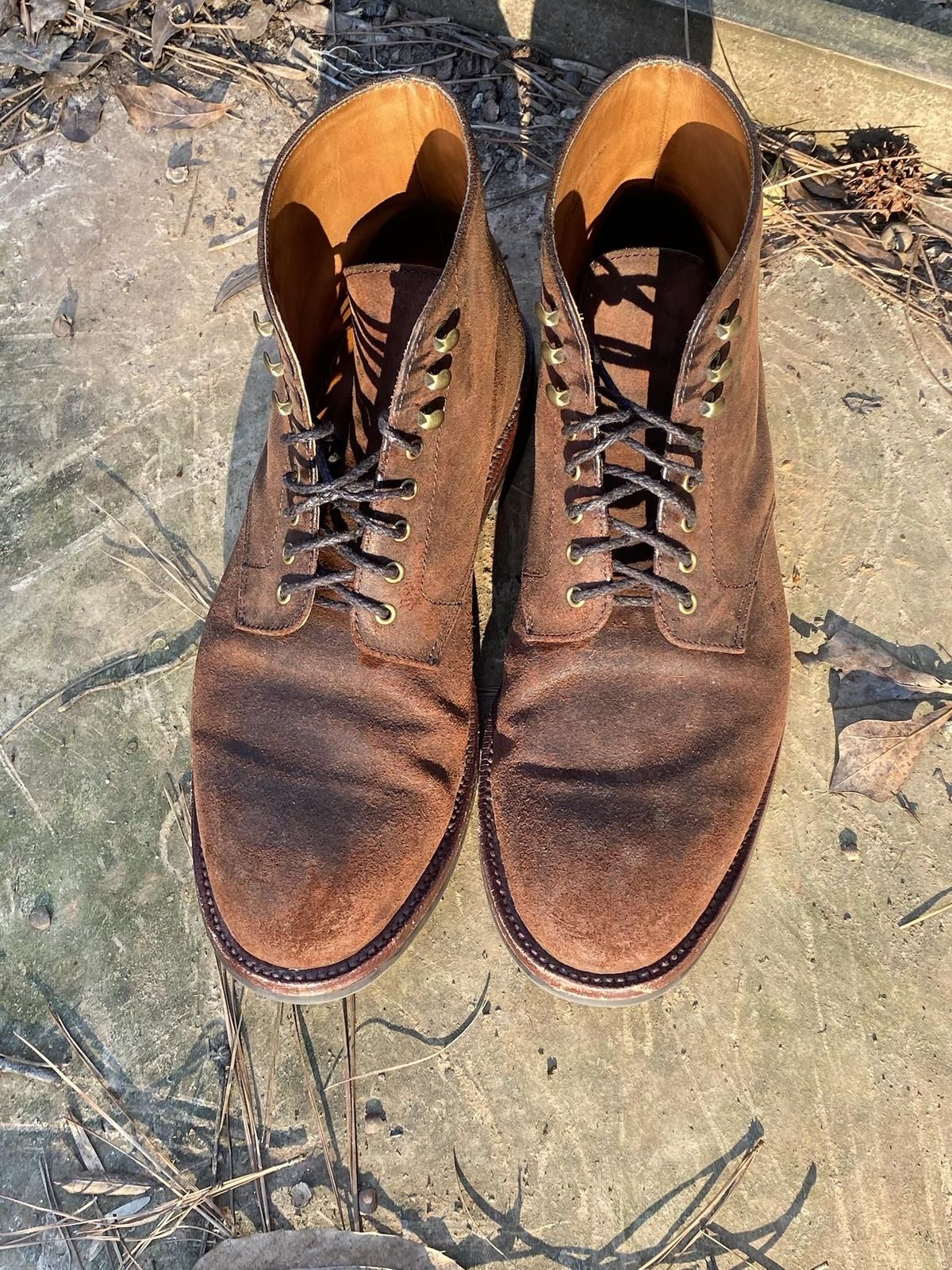 Photo by patinathunderdome on March 4, 2022 of the Grant Stone Edward Boot in C.F. Stead Tobacco Waxy Commander Suede.