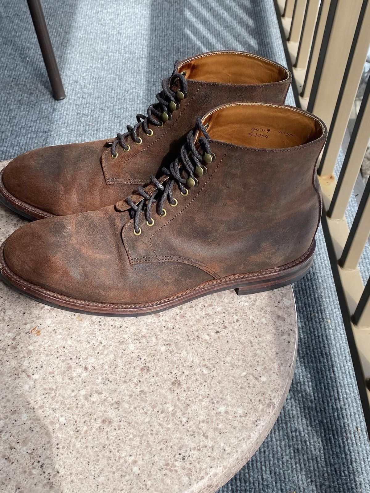 Photo by patinathunderdome on April 3, 2022 of the Grant Stone Edward Boot in C.F. Stead Tobacco Waxy Commander Suede.