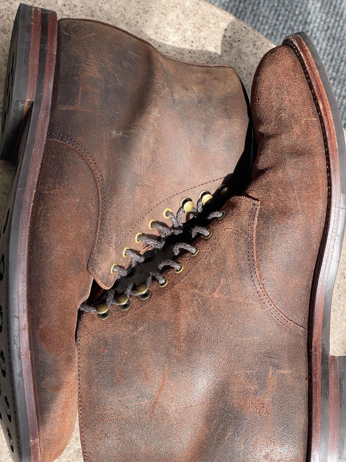 Photo by patinathunderdome on April 3, 2022 of the Grant Stone Edward Boot in C.F. Stead Tobacco Waxy Commander Suede.