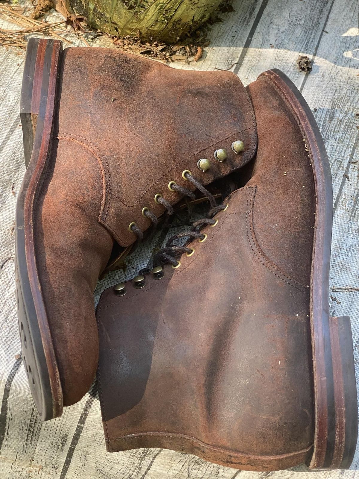 Photo by patinathunderdome on May 3, 2022 of the Grant Stone Edward Boot in C.F. Stead Tobacco Waxy Commander Suede.