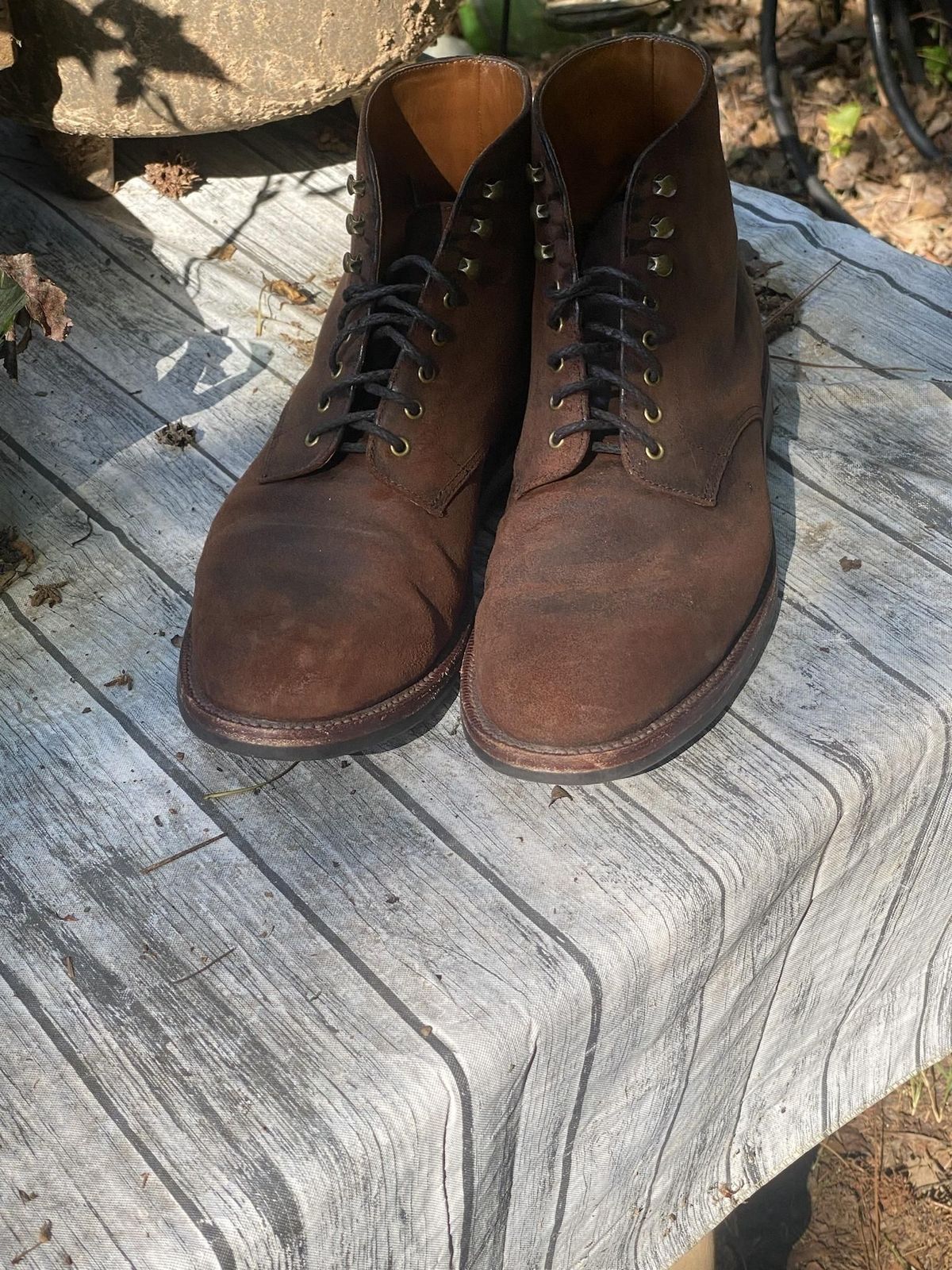 Photo by patinathunderdome on May 3, 2022 of the Grant Stone Edward Boot in C.F. Stead Tobacco Waxy Commander Suede.