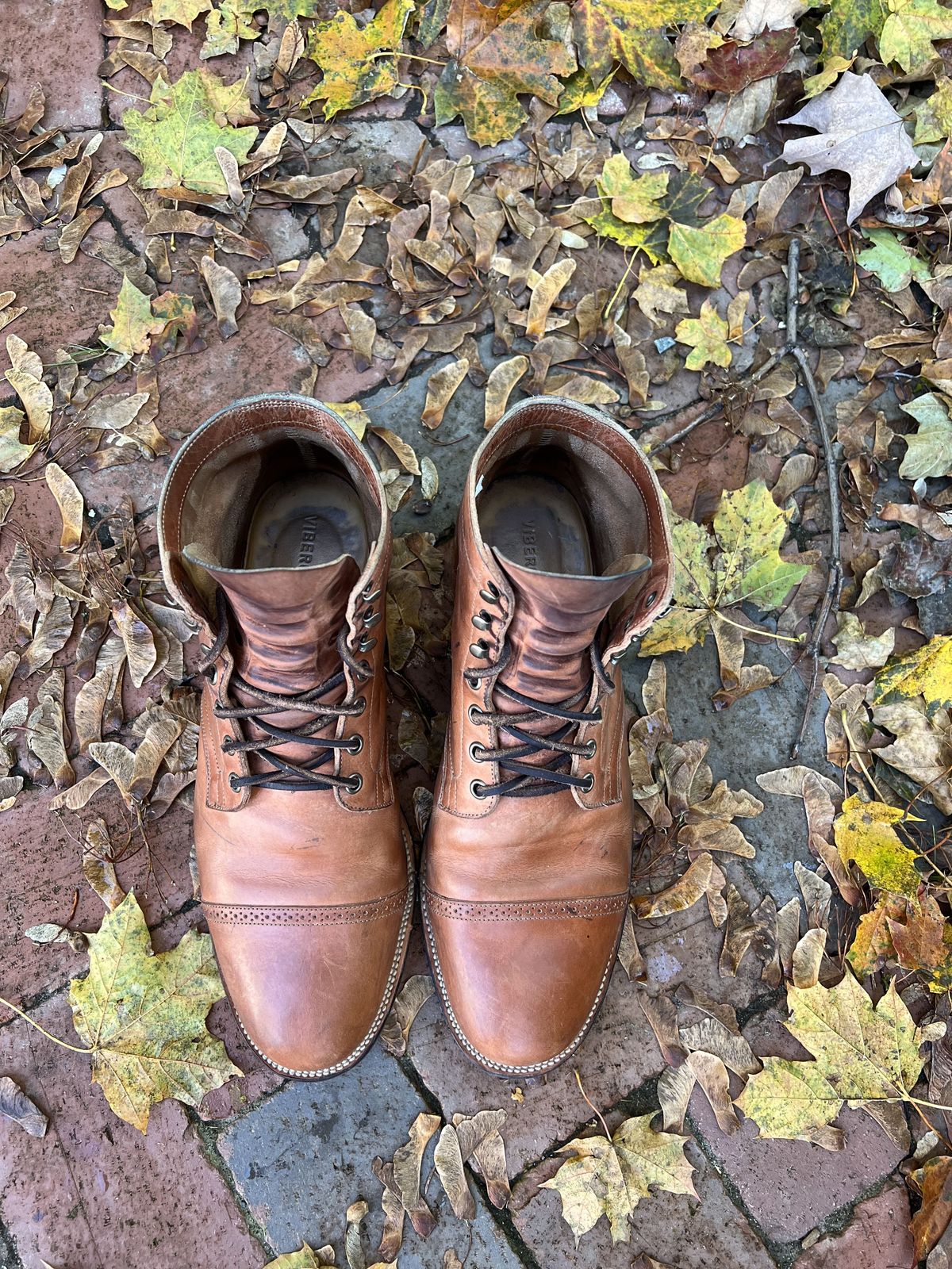 Photo by patinathunderdome on November 5, 2021 of the Viberg Service Boot in Maryam Used Cuoio Vitello Calf.