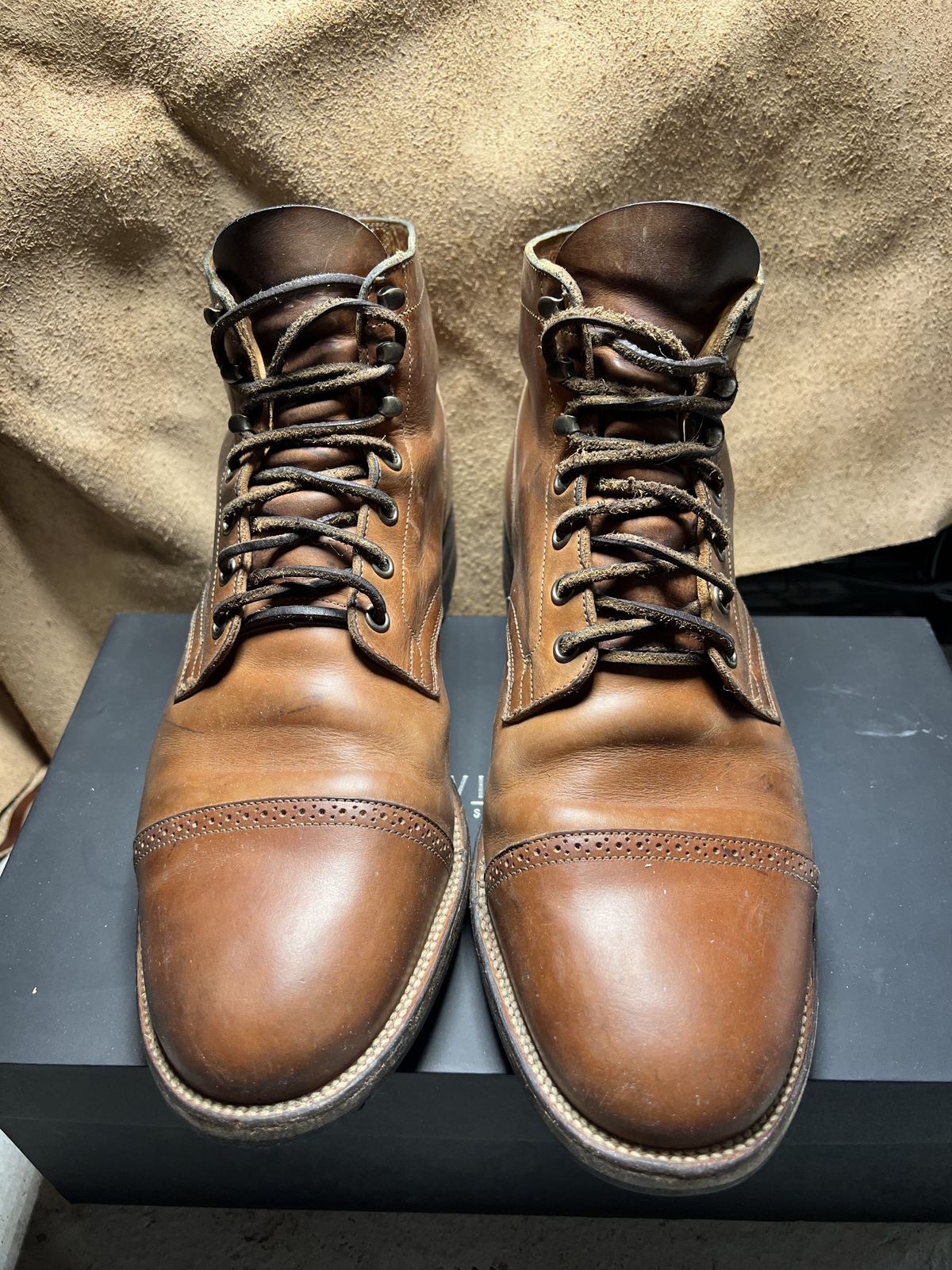 Photo by patinathunderdome on March 6, 2022 of the Viberg Service Boot in Maryam Used Cuoio Vitello Calf.