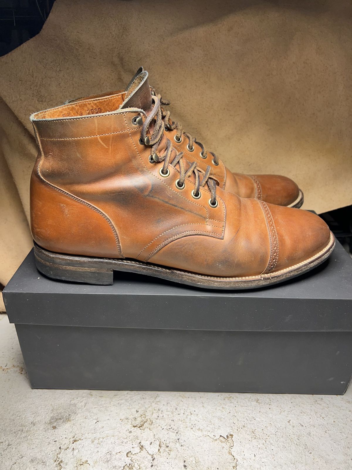 Photo by patinathunderdome on March 6, 2022 of the Viberg Service Boot in Maryam Used Cuoio Vitello Calf.