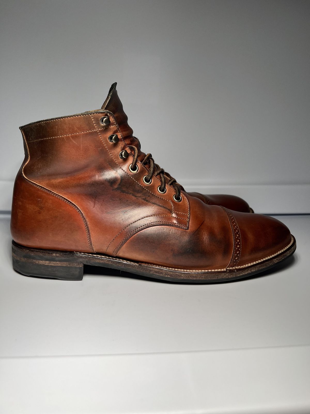 Photo by patinathunderdome on April 6, 2022 of the Viberg Service Boot in Maryam Used Cuoio Vitello Calf.