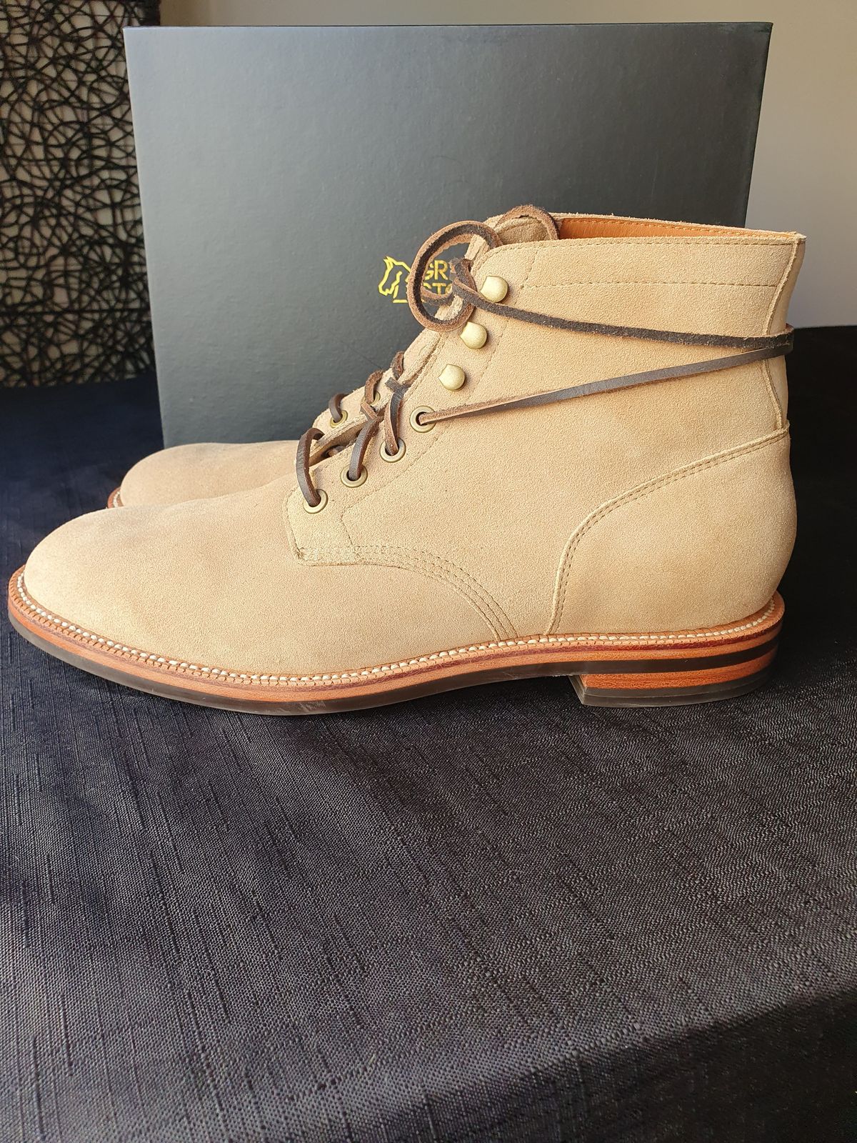 Photo by patinathunderdome on October 2, 2021 of the Grant Stone Diesel Boot in C.F. Stead Tan Repello Calf Suede.