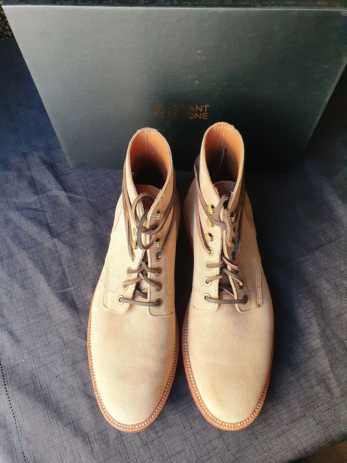 Photo by patinathunderdome on October 2, 2021 of the Grant Stone Diesel Boot in C.F. Stead Tan Repello Calf Suede.