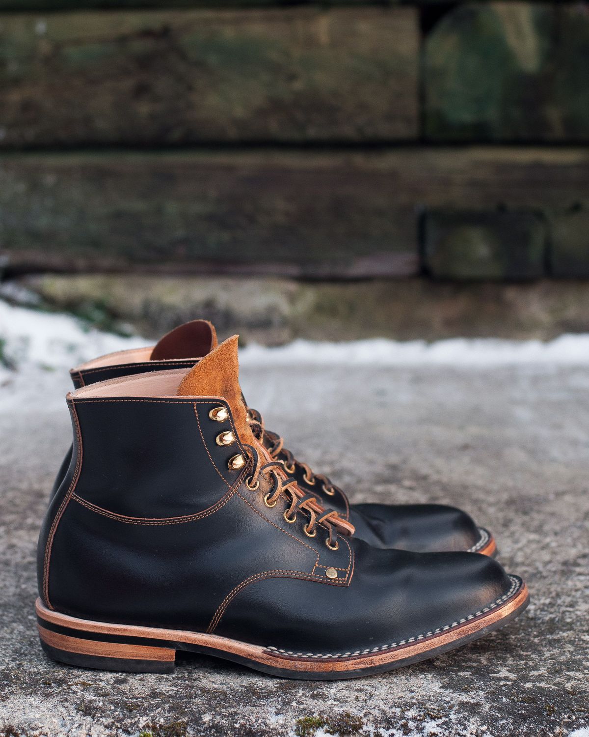 Photo by patinathunderdome on December 2, 2021 of the Østmo Type I in Black Veg-Tanned Shoulder.