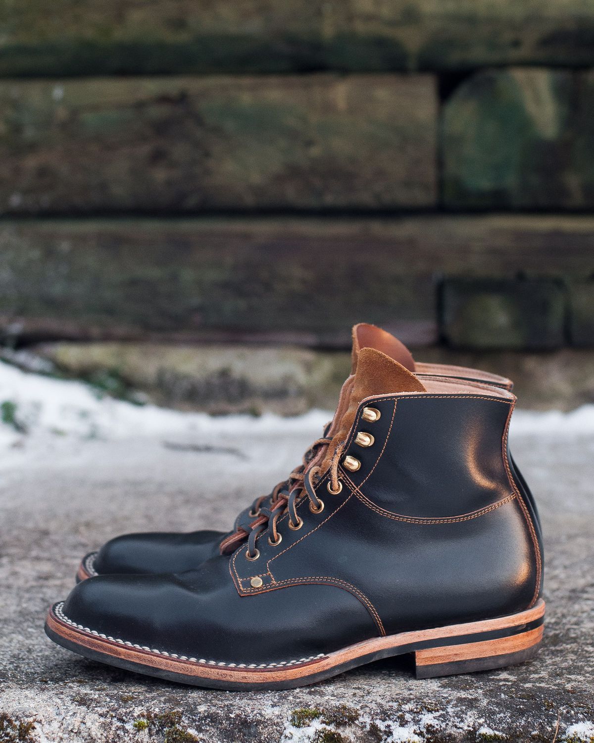 Photo by patinathunderdome on December 2, 2021 of the Østmo Type I in Black Veg-Tanned Shoulder.