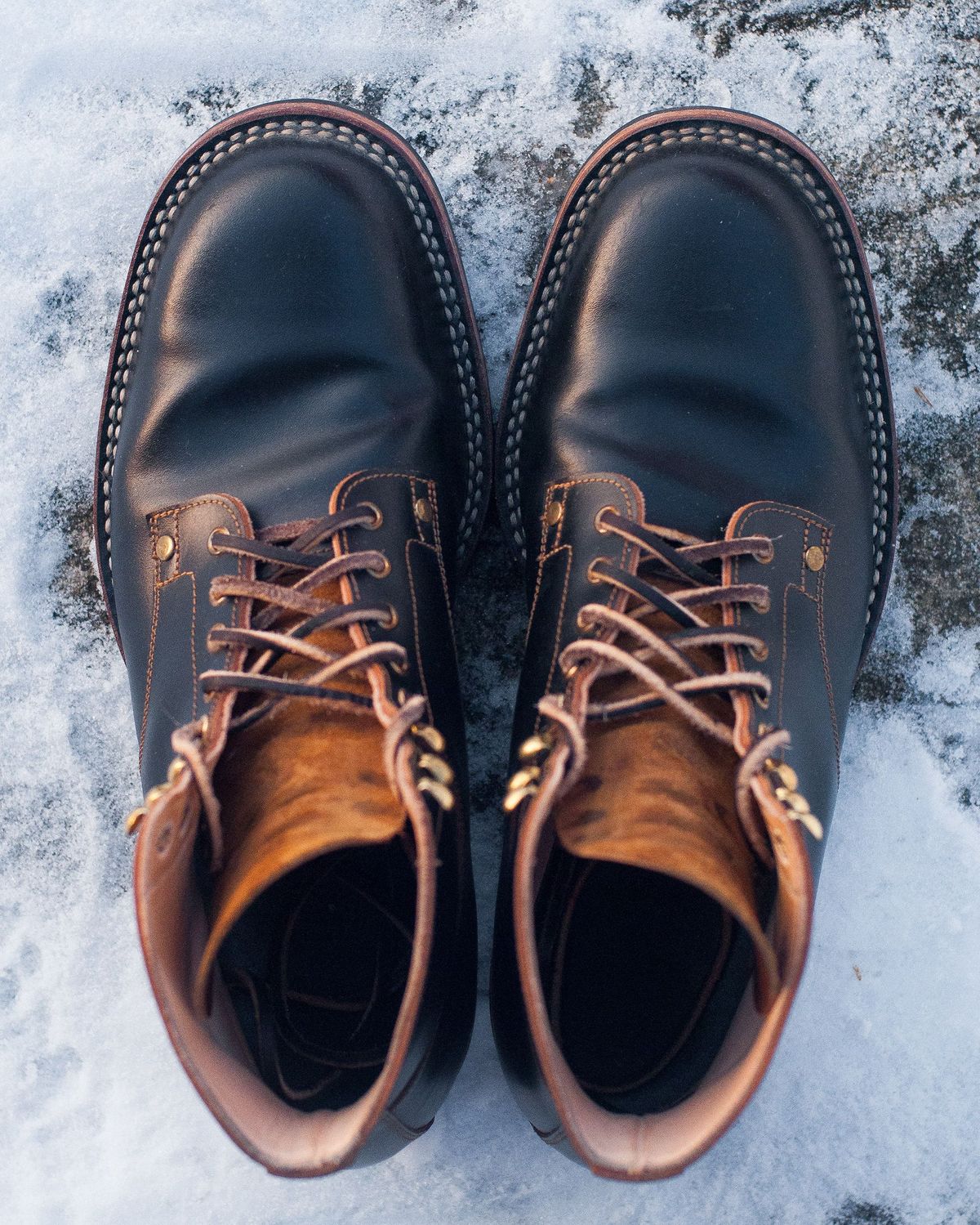 Photo by patinathunderdome on January 5, 2022 of the Østmo Type I in Black Veg-Tanned Shoulder.