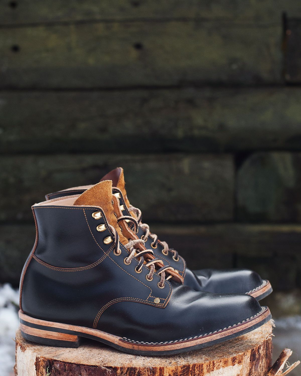 Photo by patinathunderdome on February 5, 2022 of the Østmo Type I in Black Veg-Tanned Shoulder.