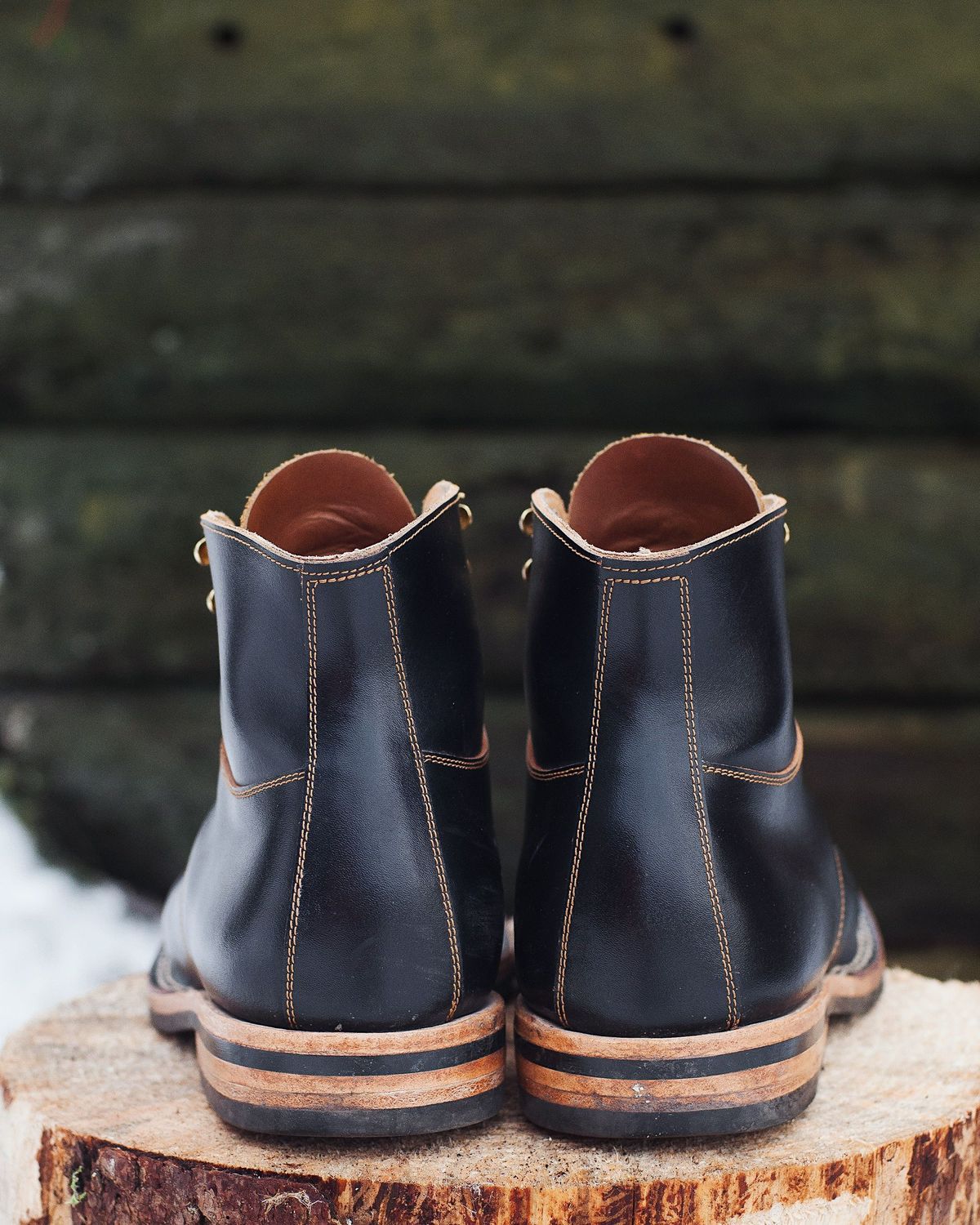 Photo by patinathunderdome on February 5, 2022 of the Østmo Type I in Black Veg-Tanned Shoulder.