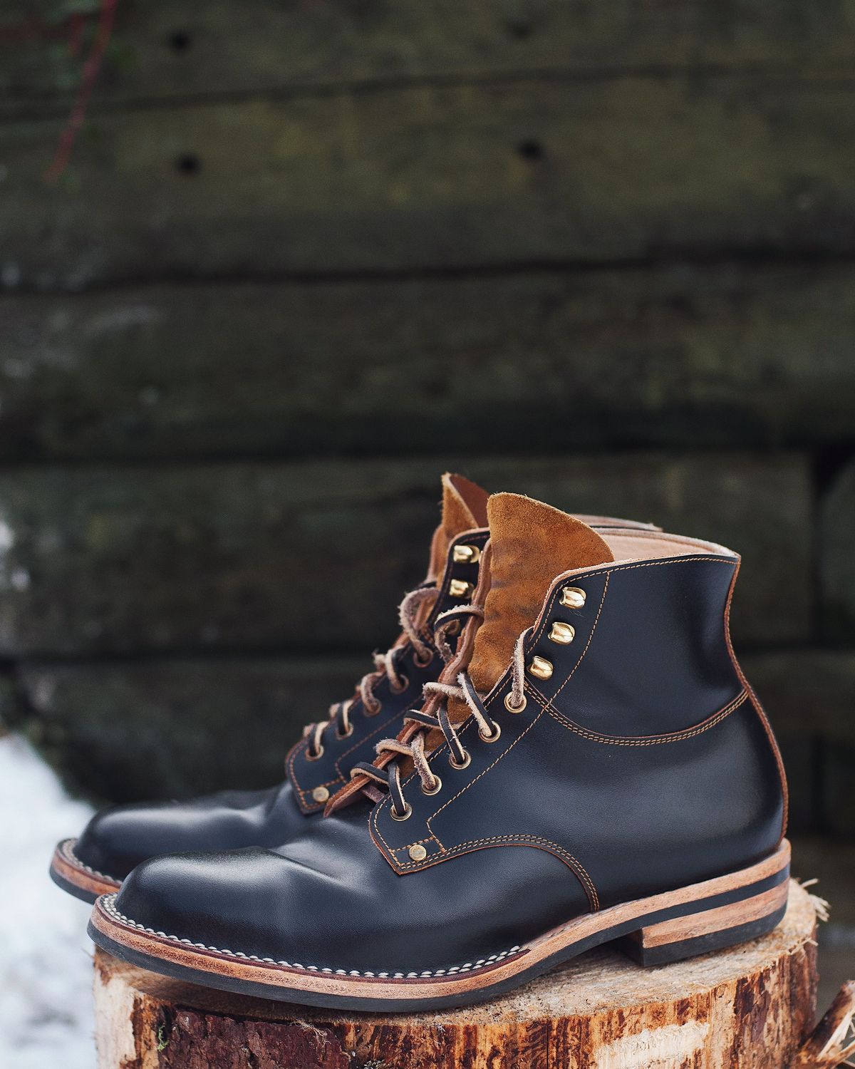 Photo by patinathunderdome on February 5, 2022 of the Østmo Type I in Black Veg-Tanned Shoulder.