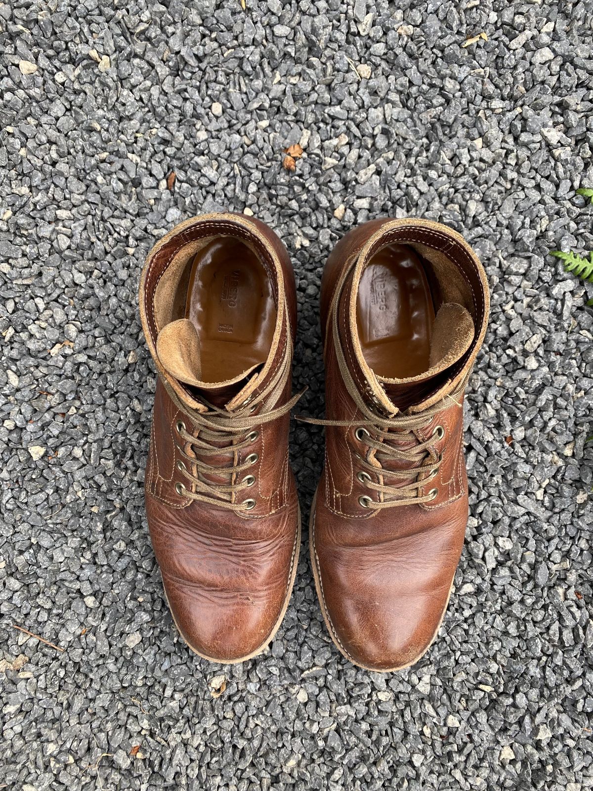 Photo by patinathunderdome on May 6, 2022 of the Viberg Service Boot in Horween Dark Rubber Dublin.