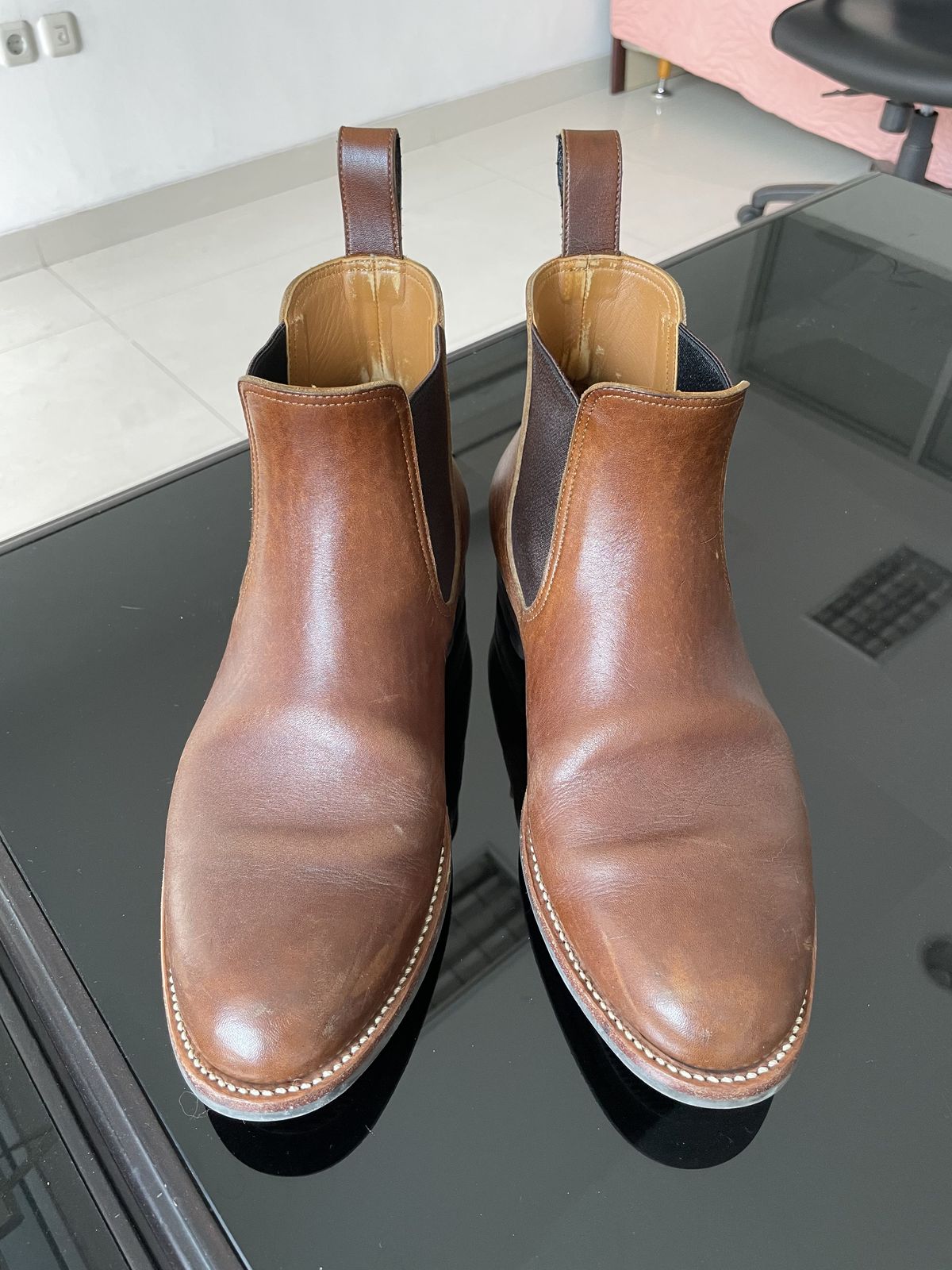 Photo by patinathunderdome on November 4, 2021 of the Benzein The Seventh Chelsea Boot in Shinki Brown Oiled Horsebutt.