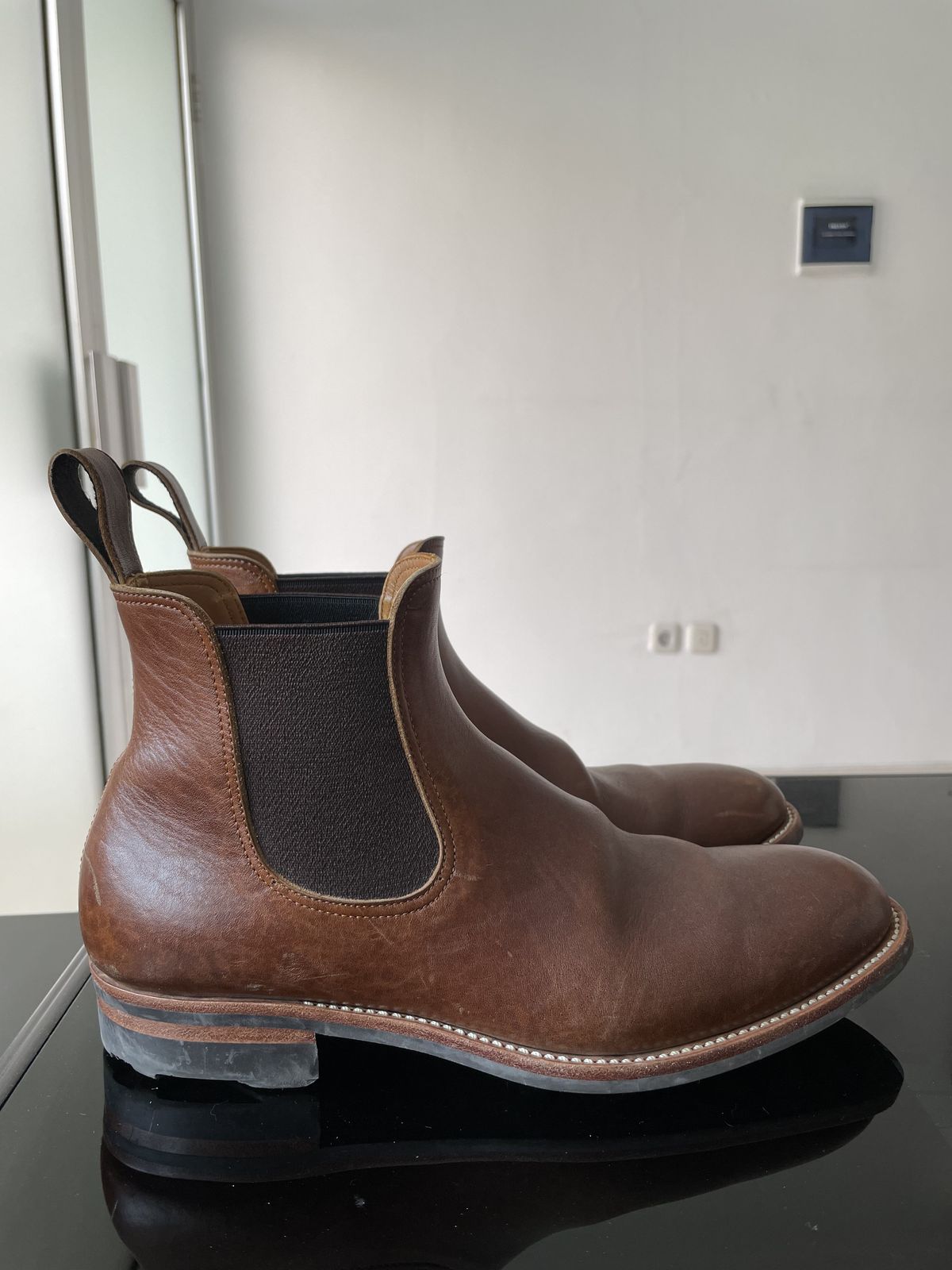 Photo by patinathunderdome on November 4, 2021 of the Benzein The Seventh Chelsea Boot in Shinki Brown Oiled Horsebutt.