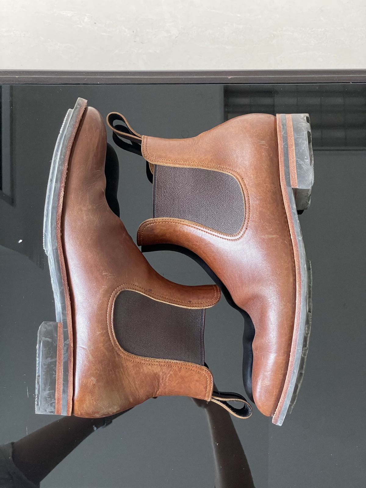 Photo by patinathunderdome on November 4, 2021 of the Benzein The Seventh Chelsea Boot in Shinki Brown Oiled Horsebutt.