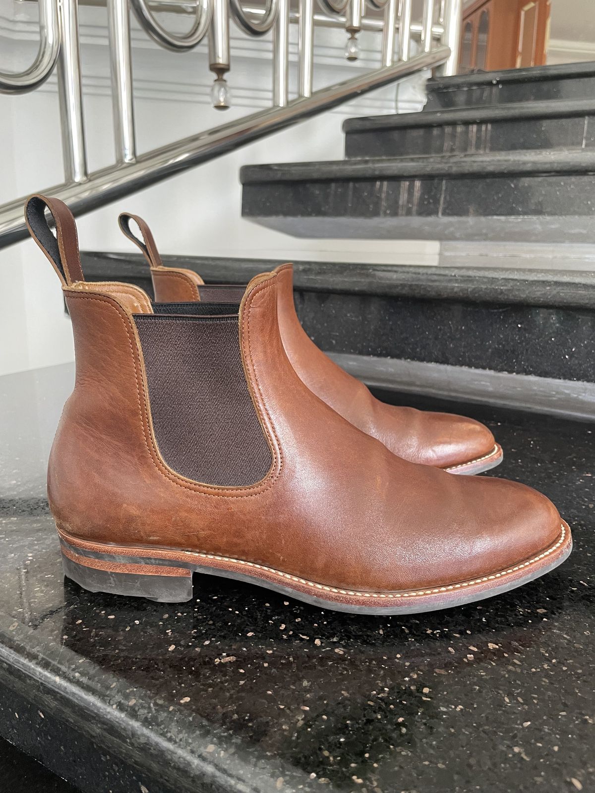 Photo by patinathunderdome on January 6, 2022 of the Benzein The Seventh Chelsea Boot in Shinki Brown Oiled Horsebutt.
