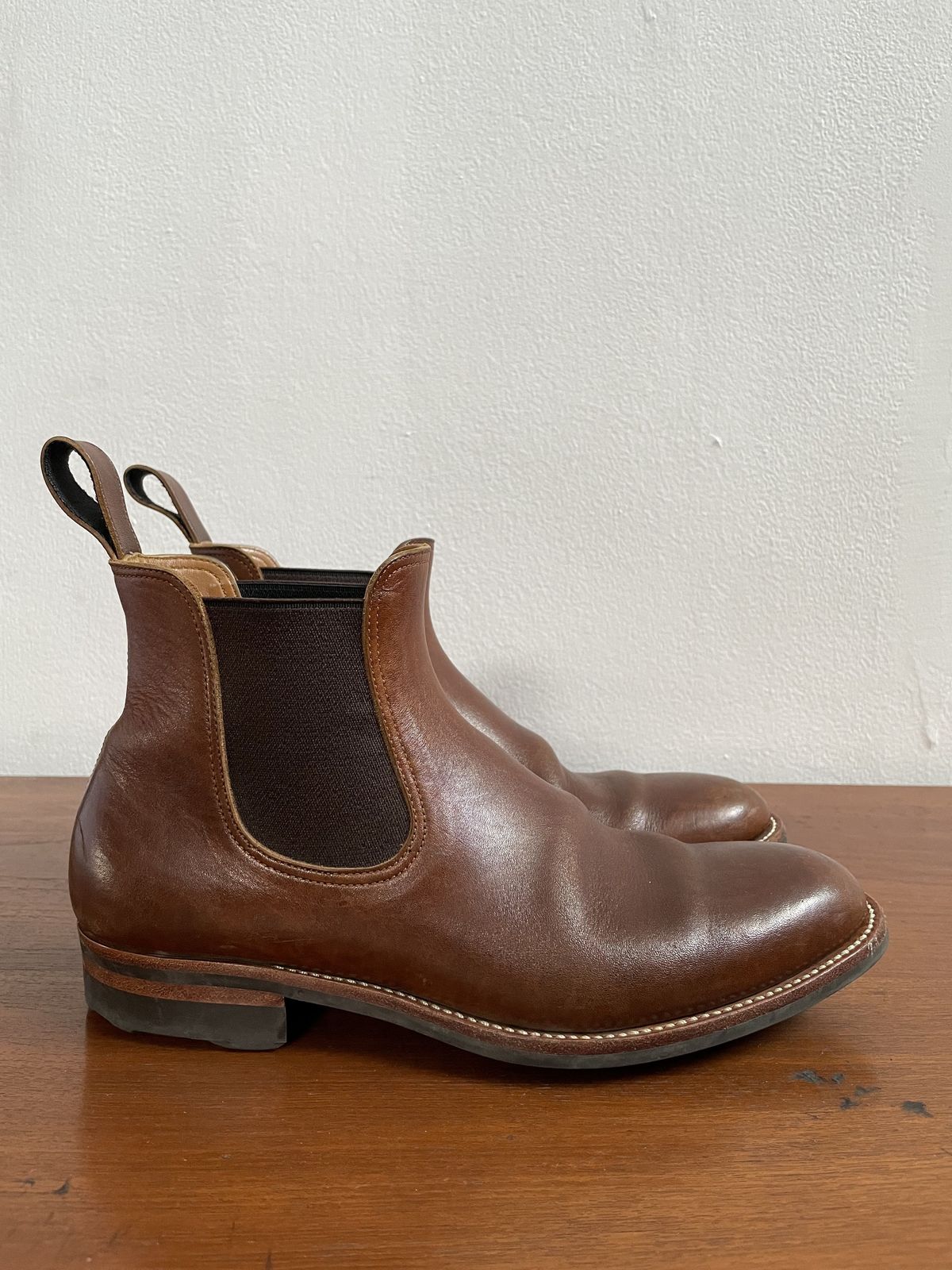 Photo by patinathunderdome on February 4, 2022 of the Benzein The Seventh Chelsea Boot in Shinki Brown Oiled Horsebutt.