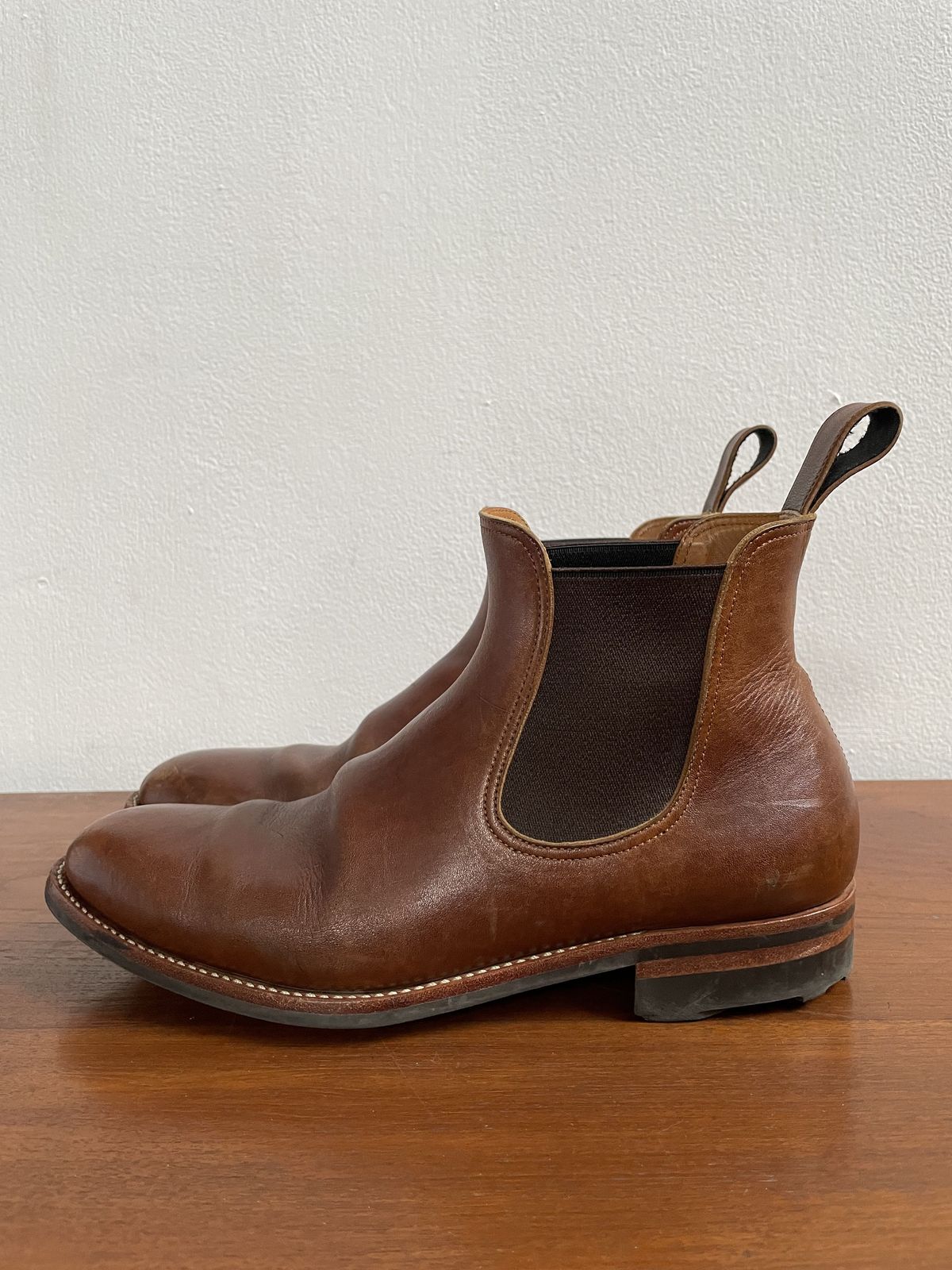 Photo by patinathunderdome on February 4, 2022 of the Benzein The Seventh Chelsea Boot in Shinki Brown Oiled Horsebutt.