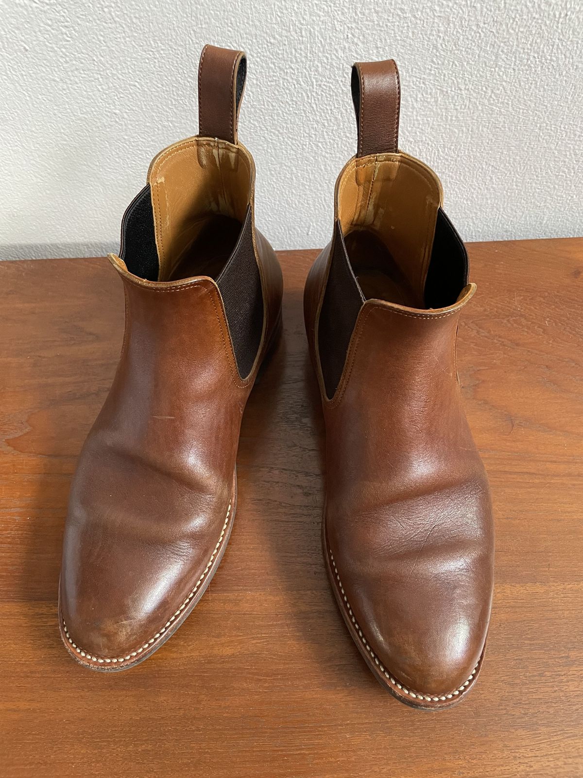 Photo by patinathunderdome on February 4, 2022 of the Benzein The Seventh Chelsea Boot in Shinki Brown Oiled Horsebutt.