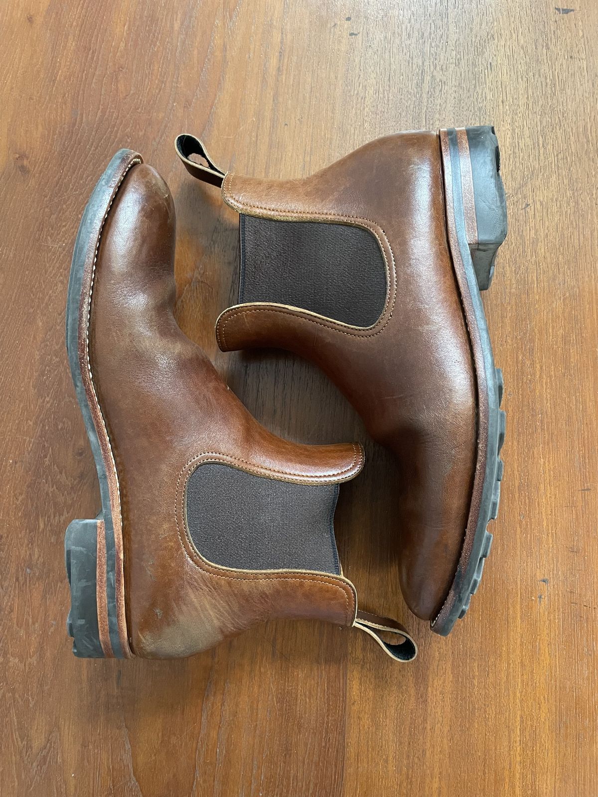 Photo by patinathunderdome on February 4, 2022 of the Benzein The Seventh Chelsea Boot in Shinki Brown Oiled Horsebutt.